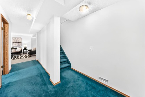 157 Hawkstone Manor Nw, Calgary, AB 