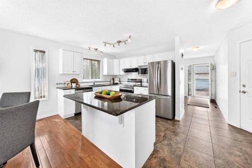 157 Hawkstone Manor Nw, Calgary, AB 