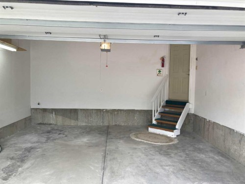 157 Hawkstone Manor Nw, Calgary, AB 