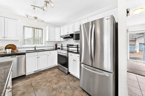 157 Hawkstone Manor Nw, Calgary, AB 
