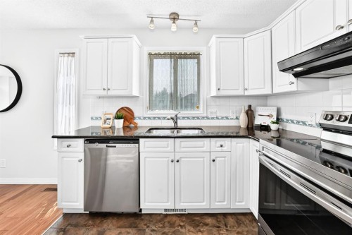 157 Hawkstone Manor Nw, Calgary, AB 