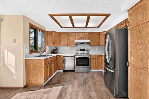 144 Hawkdale Close Nw, Calgary, AB 