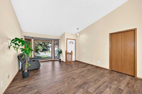 144 Hawkdale Close Nw, Calgary, AB 