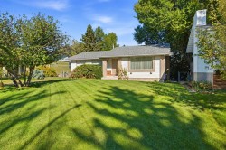 340 Canniff Place SW Calgary, AB T2W 2L9