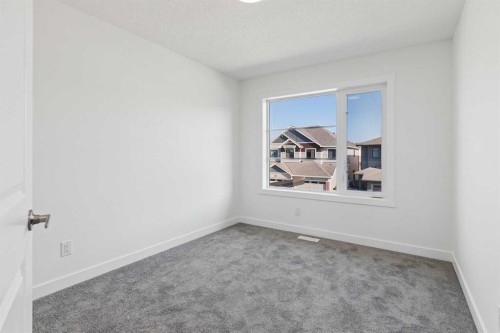56 Heritage Manor, Cochrane, AB 