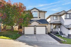 254 Panamount Close NW Calgary, AB T3K 5P6