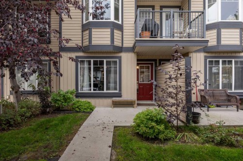 5-133 Copperpond Heights SE Calgary, AB T2Z 4R5