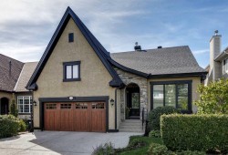2143 Vimy Way SW Calgary, AB T2T 6C2