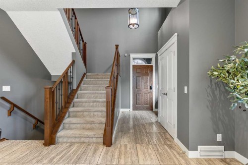 111 Cranarch Circle Se, Calgary, AB 