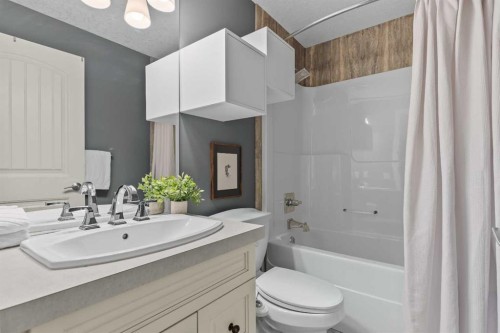 111 Cranarch Circle Se, Calgary, AB 