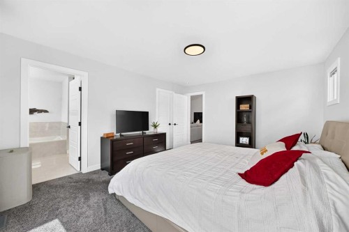 19 Versant View Sw, Calgary, AB 