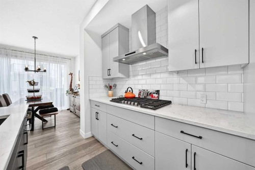 19 Versant View Sw, Calgary, AB 