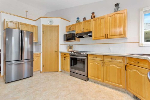 123 Riverview Circle, Cochrane, AB 
