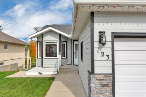 123 Riverview Circle, Cochrane, AB 