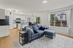 16 Evansbrooke Rise NW Calgary, AB T3P 1C6