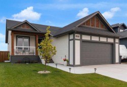 79 Vincent Crescent  Olds, AB T2H 0G8
