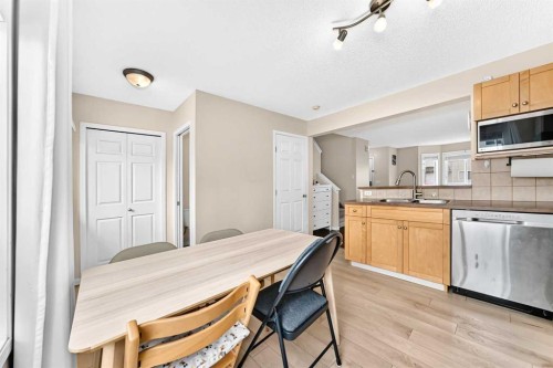 48 Royal Birch Villas Nw, Calgary, AB 