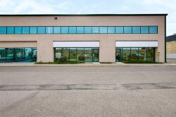 117 & 119-3825 34 Street NE Calgary, AB T1Y 6Z8