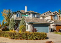 142 Springbank Crescent SW Calgary, AB T3H 3S6