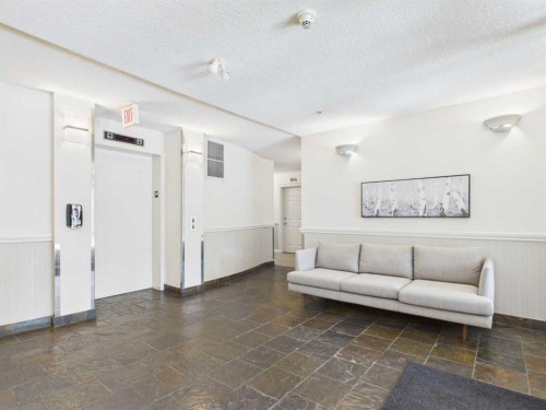 204-2 Hemlock Sw, Calgary, AB 