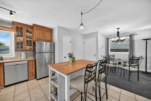 10647 Shillington Crescent Sw, Calgary, AB 