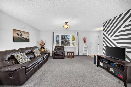 10647 Shillington Crescent Sw, Calgary, AB 