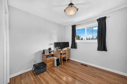 10647 Shillington Crescent Sw, Calgary, AB 