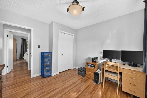 10647 Shillington Crescent Sw, Calgary, AB 