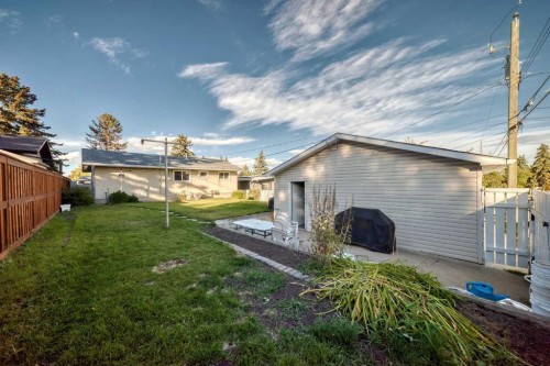 10647 Shillington Crescent Sw, Calgary, AB 