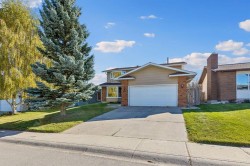 19 Woodbrook Road SW Calgary, AB T2W 4M5