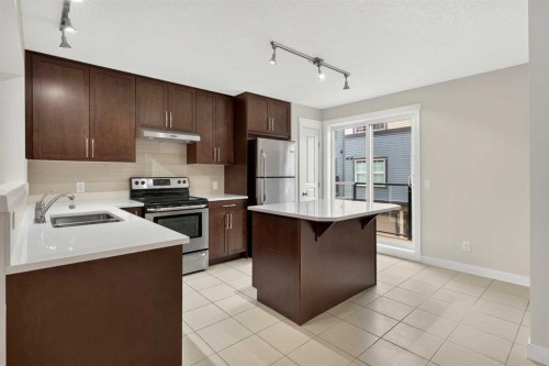1106 Mckenzie Towne Row Se, Calgary, AB 