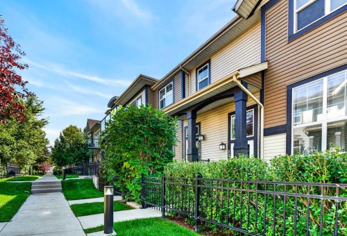 1106 Mckenzie Towne Row Se, Calgary, AB 