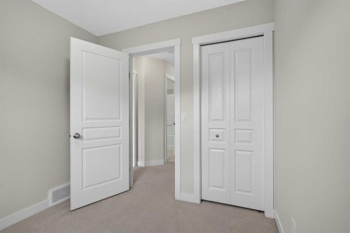 1106 Mckenzie Towne Row Se, Calgary, AB 