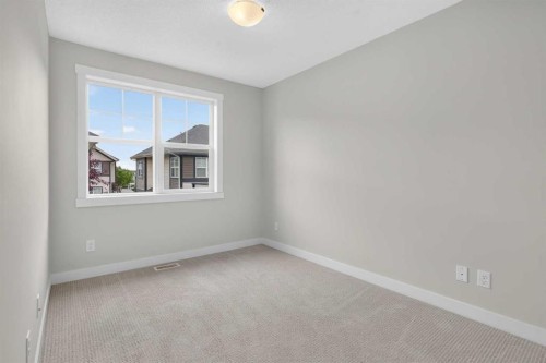 1106 Mckenzie Towne Row Se, Calgary, AB 