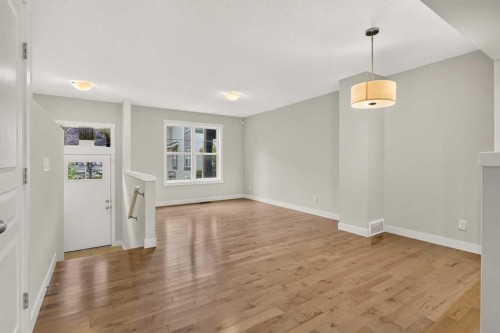 1106 Mckenzie Towne Row Se, Calgary, AB 