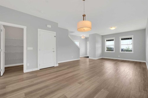 125 Edith Gate Nw, Calgary, AB 
