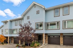 76 Coachway Gardens SW Calgary, AB T3H 2V9