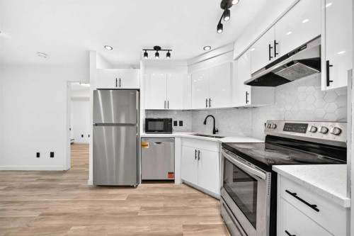 411-2000 Applevillage Court Se, Calgary, AB 