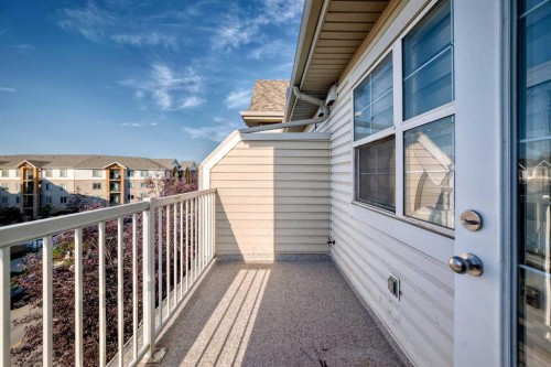 411-2000 Applevillage Court Se, Calgary, AB 