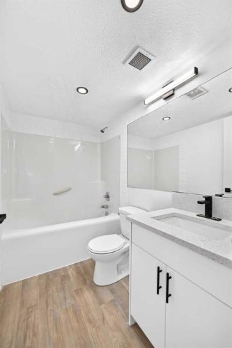 411-2000 Applevillage Court Se, Calgary, AB 