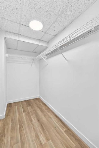 411-2000 Applevillage Court Se, Calgary, AB 