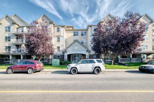 411-2000 Applevillage Court Se, Calgary, AB 