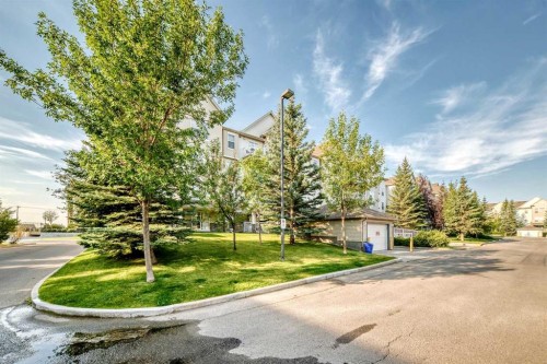 411-2000 Applevillage Court Se, Calgary, AB 