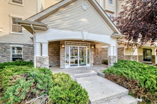 411-2000 Applevillage Court Se, Calgary, AB 