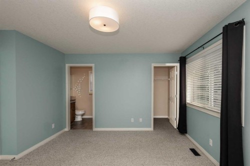 196 Eversyde Circle Sw, Calgary, AB 