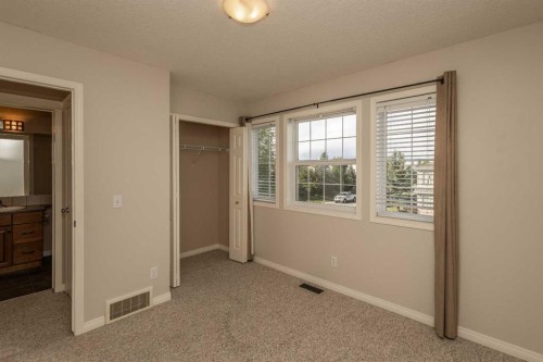 196 Eversyde Circle Sw, Calgary, AB 