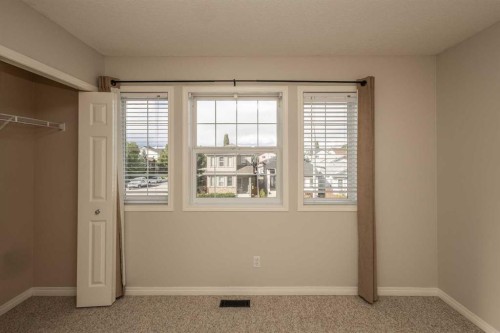 196 Eversyde Circle Sw, Calgary, AB 