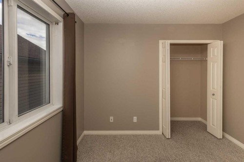 196 Eversyde Circle Sw, Calgary, AB 