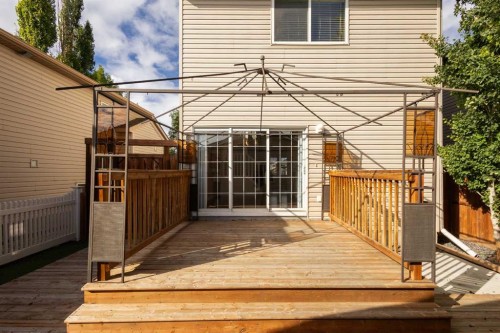 196 Eversyde Circle Sw, Calgary, AB 