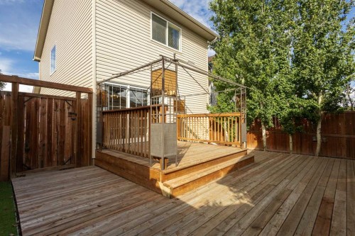 196 Eversyde Circle Sw, Calgary, AB 
